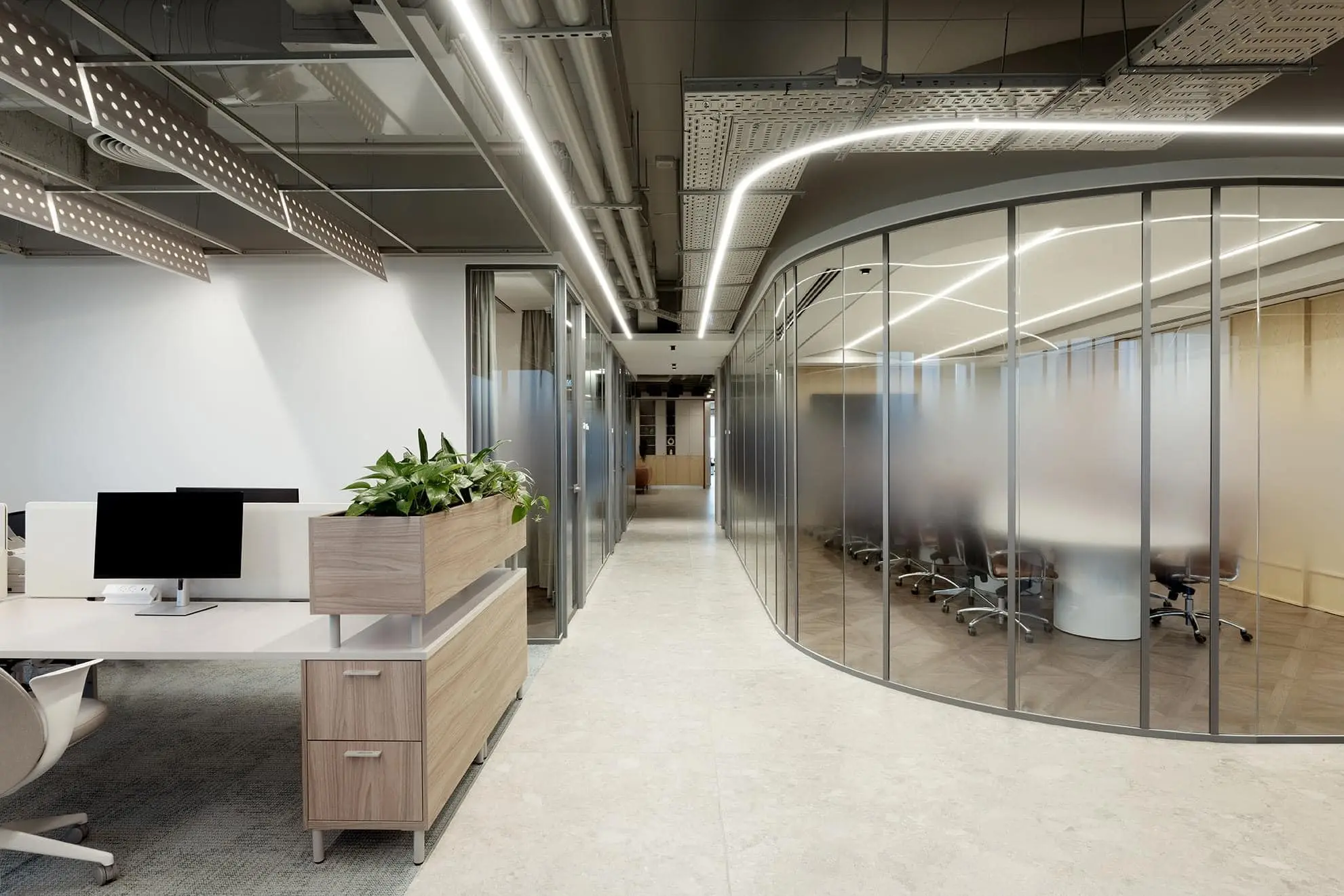 西门子以色列办公室：高效能 LED 技术与现代办公美学的结合
